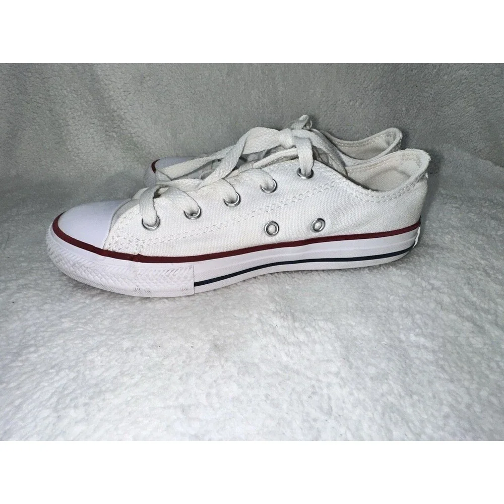 Kids White Converse All Star Chuck Taylor Youth Size 2 *Missing Insoles*
